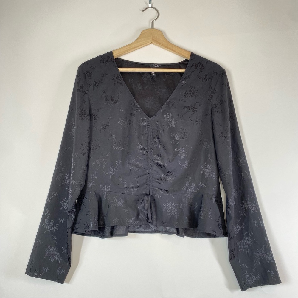 DIVIDED Womens Black Floral Whimsigoth Grunge Peplum Long Sleeve V Neck Top